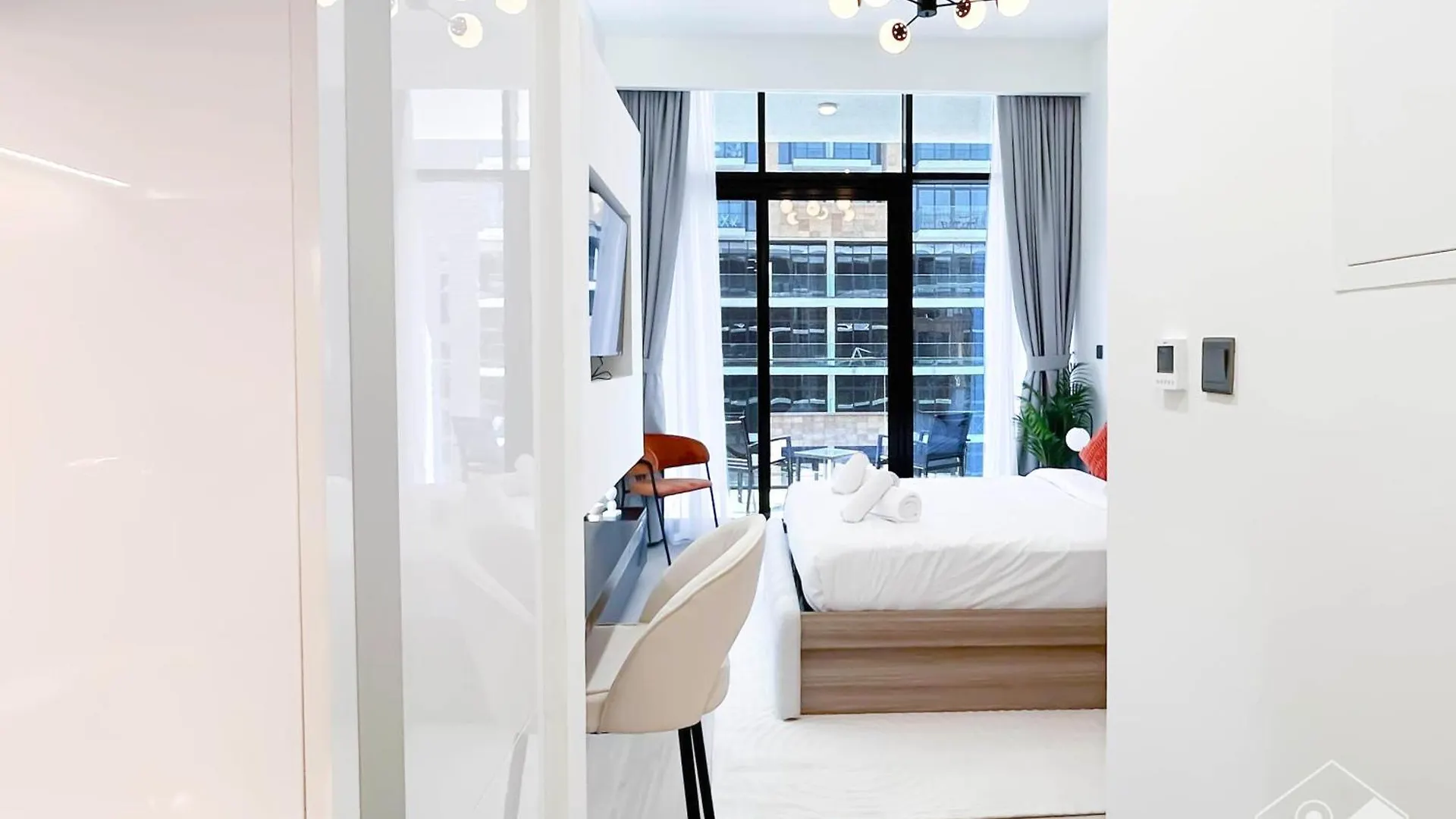 Apartment Beautiful Studio With A Spacious Balcony In Meydan Dubai