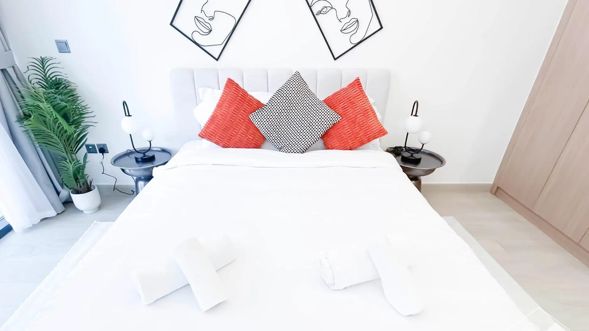 Beautiful Studio With A Spacious Balcony In Meydan Dubai Apartment
