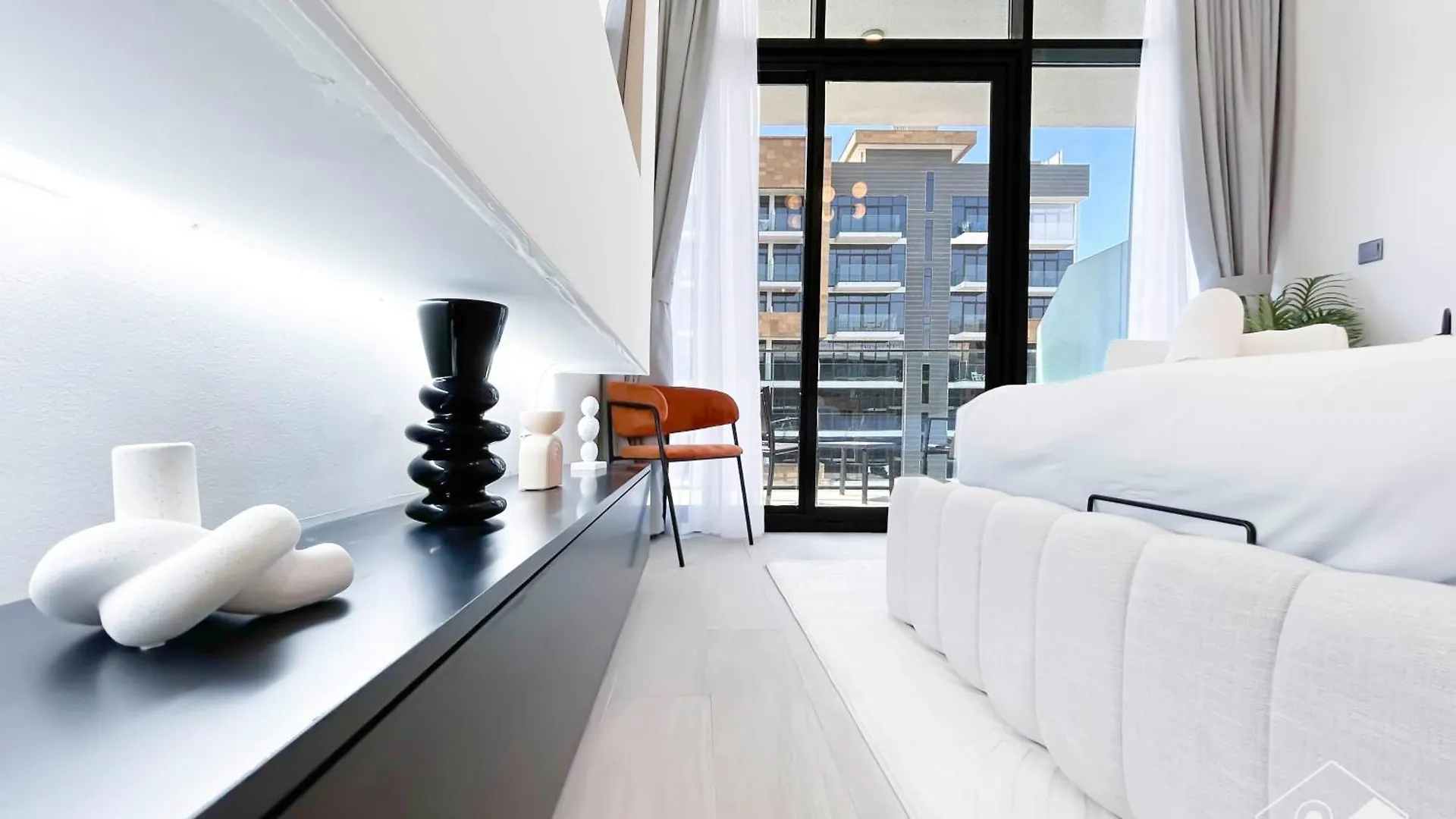 Beautiful Studio With A Spacious Balcony In Meydan Dubai