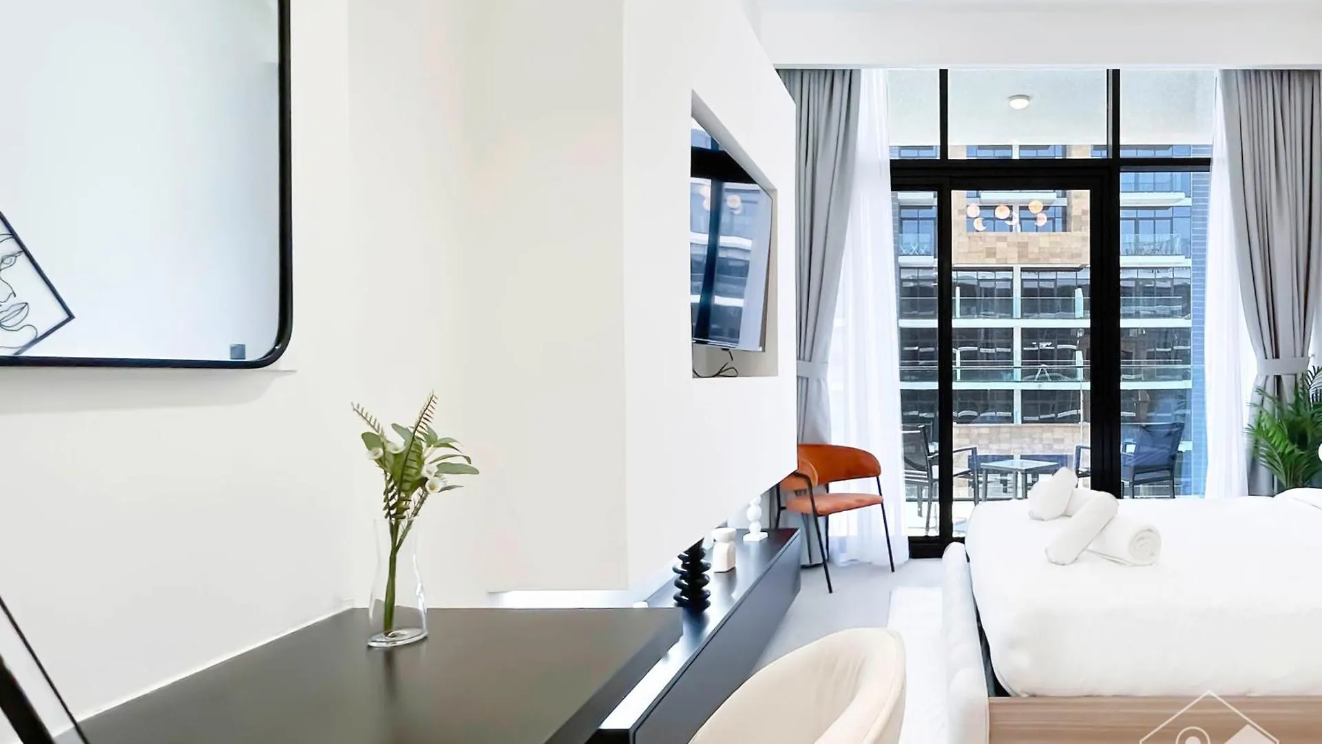 Beautiful Studio With A Spacious Balcony In Meydan Dubai