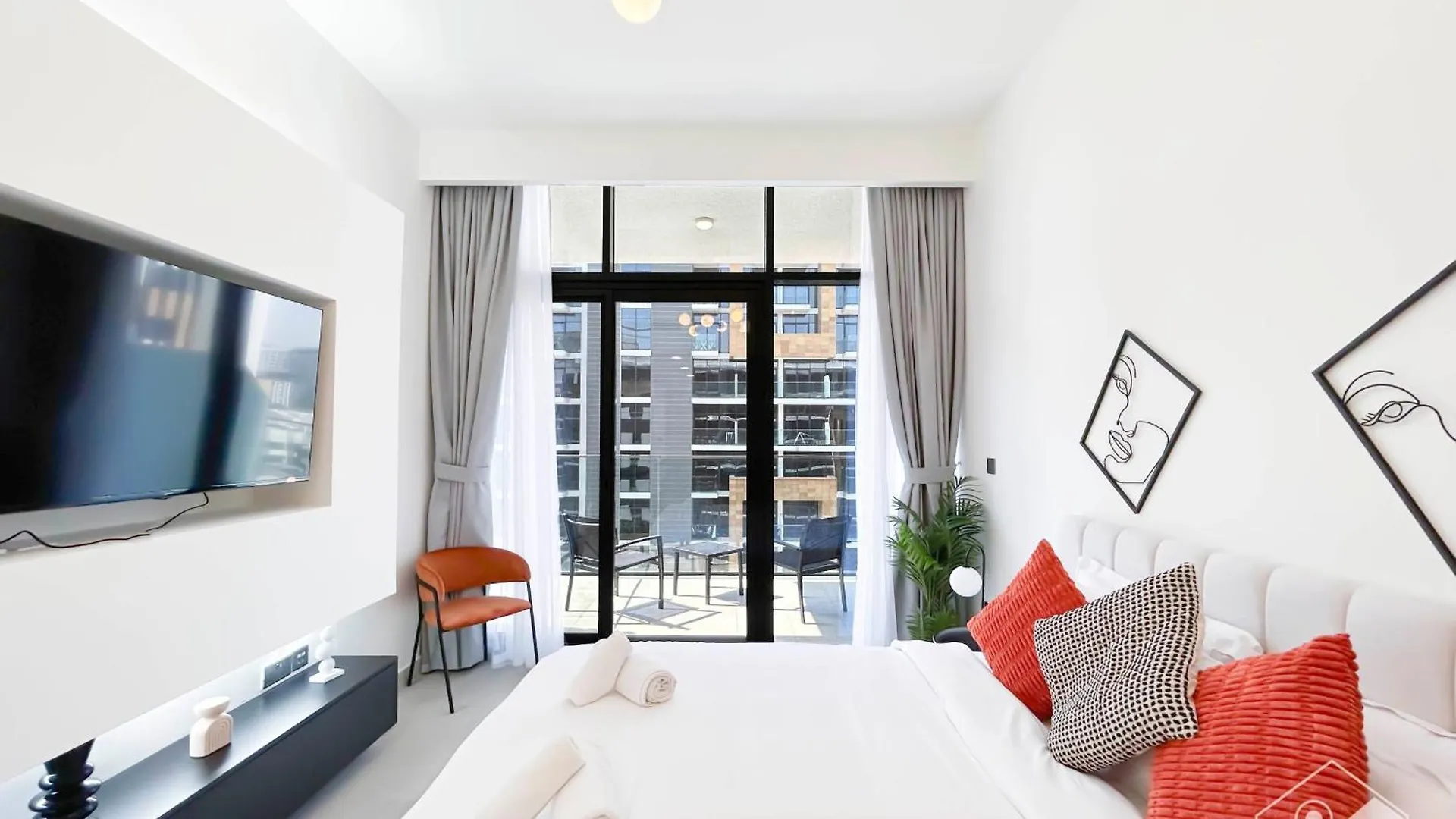 Beautiful Studio With A Spacious Balcony In Meydan Dubai Apartment